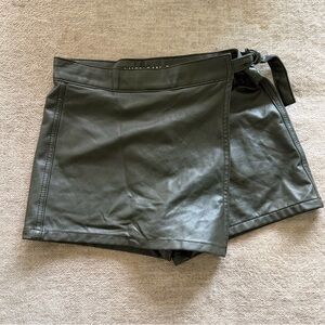 American Eagle skort. Army green